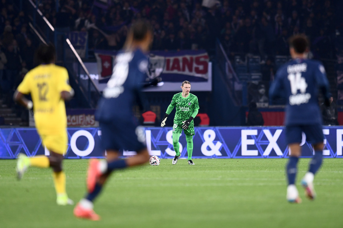 包含巴黎圣日耳曼进球无效，遭遇平局的词条